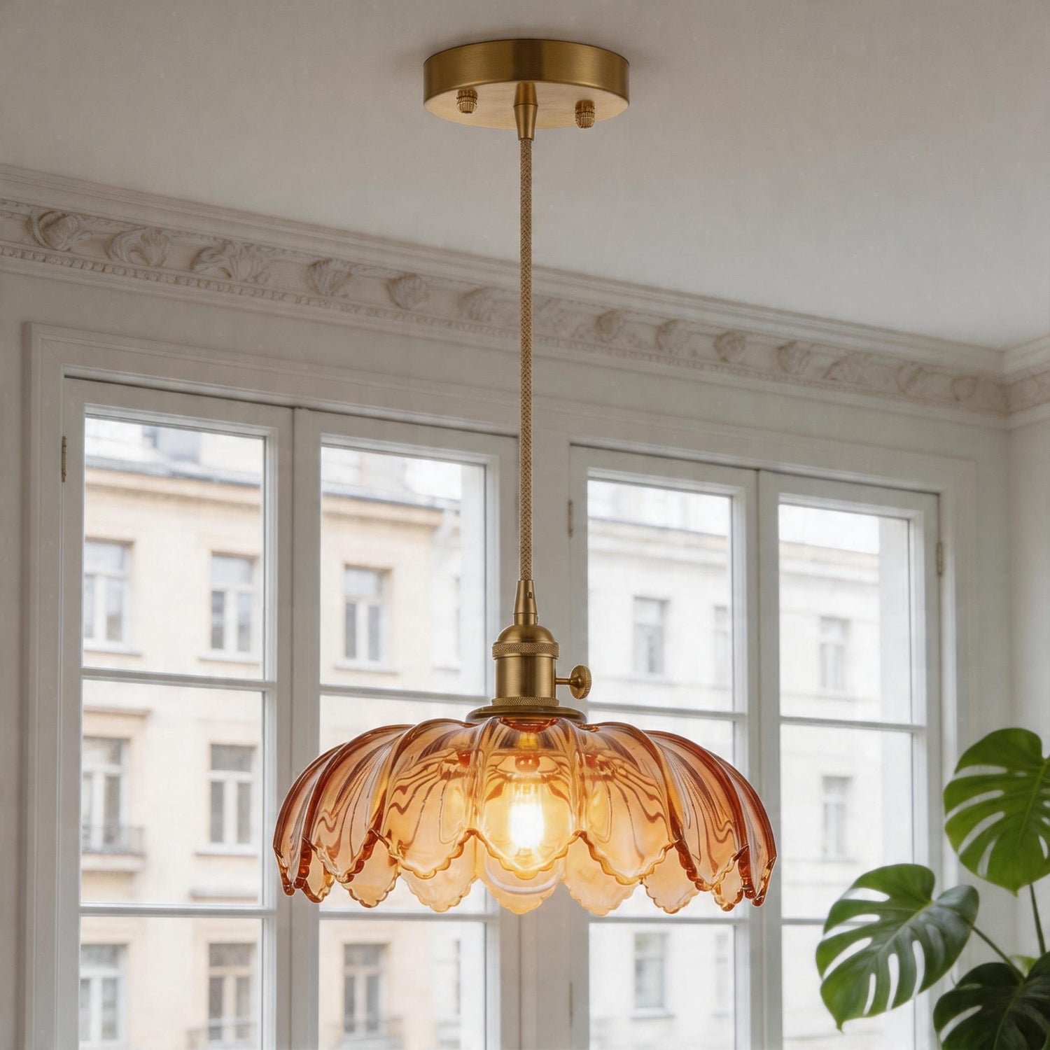 Jandcase 1-Light Brass Pendant Light with Amber Flower Glass Shade Vintage Hanging Ceiling Fixture for Kitchen Island