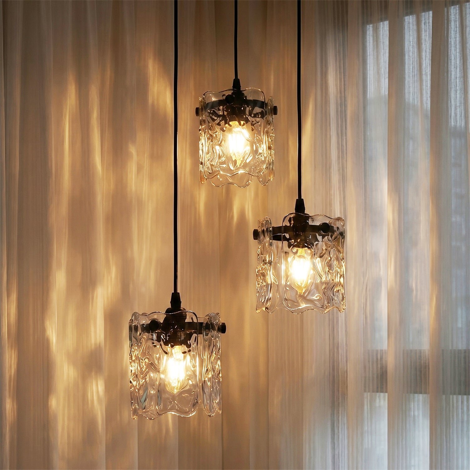Jandcase 12.6 in 3-Light Cluster Black Powder-Coated Metal Frame Pendant Light with Clear Glass Shades, E12 Base