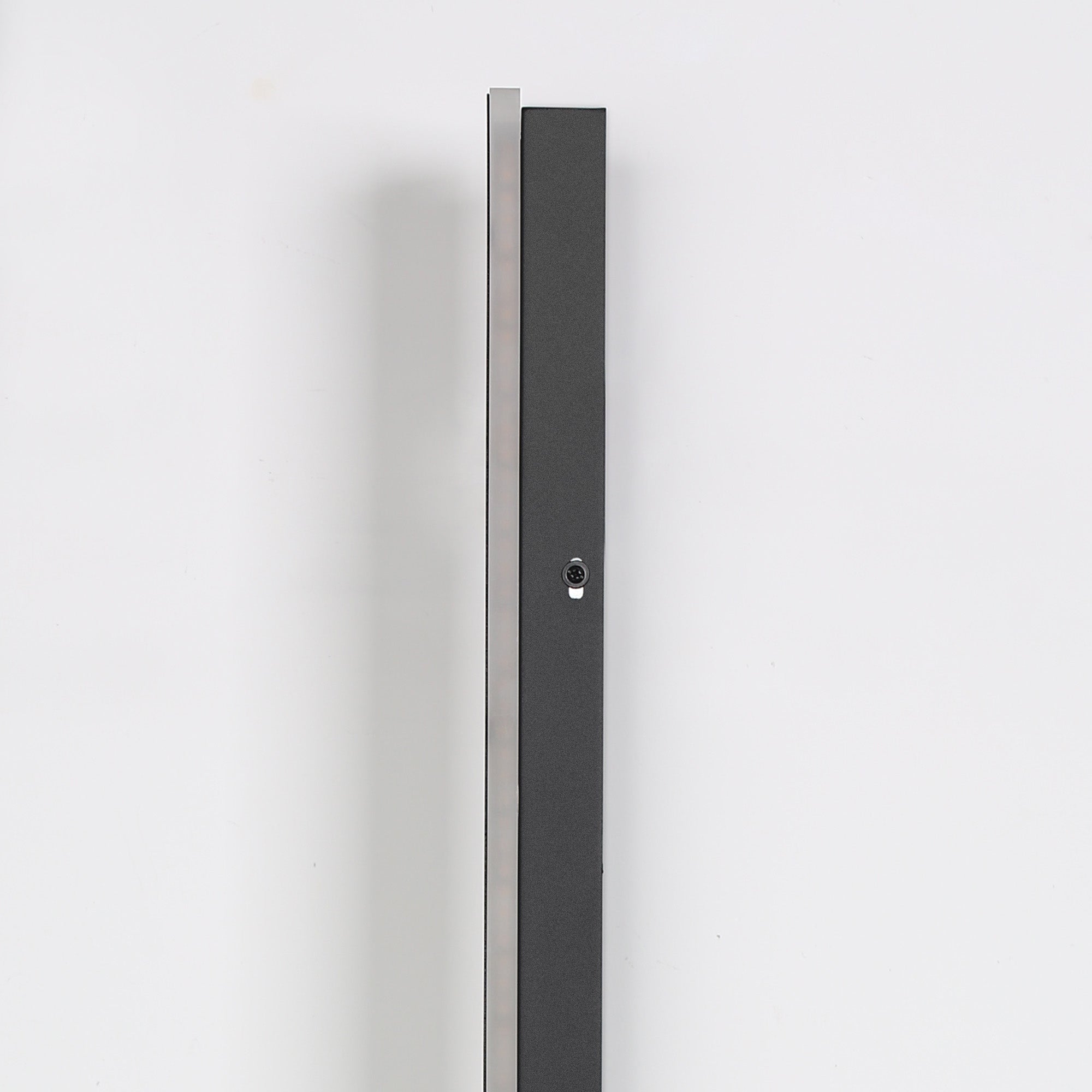 Jandcase 39.4in Outdoor LED Wall Light, IP67 Waterproof Linear Outdoor Wall Sconce, 3000K Warm Light 20W Exterior Wall Fixture 85-265V Black